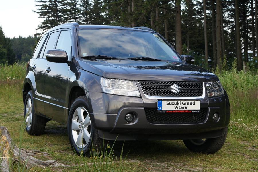 Suzuki Grand Vitara серый